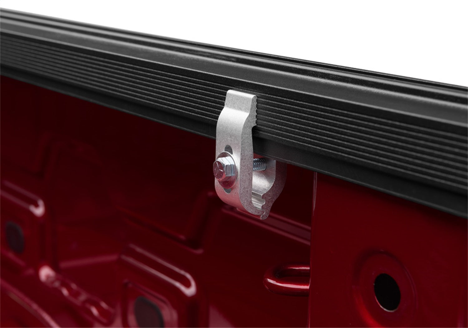 HRO_Elevate_19Chevy_Silverado_Details_02Clamp.jpg