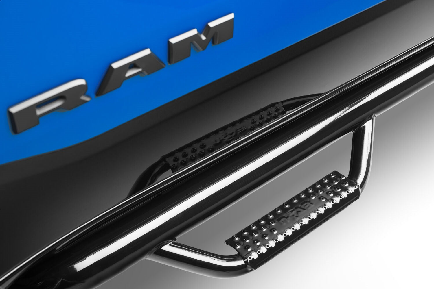 NFB_nerfstep_19-22-Ram-TRX_glossblk_step_D1980CC.jpg