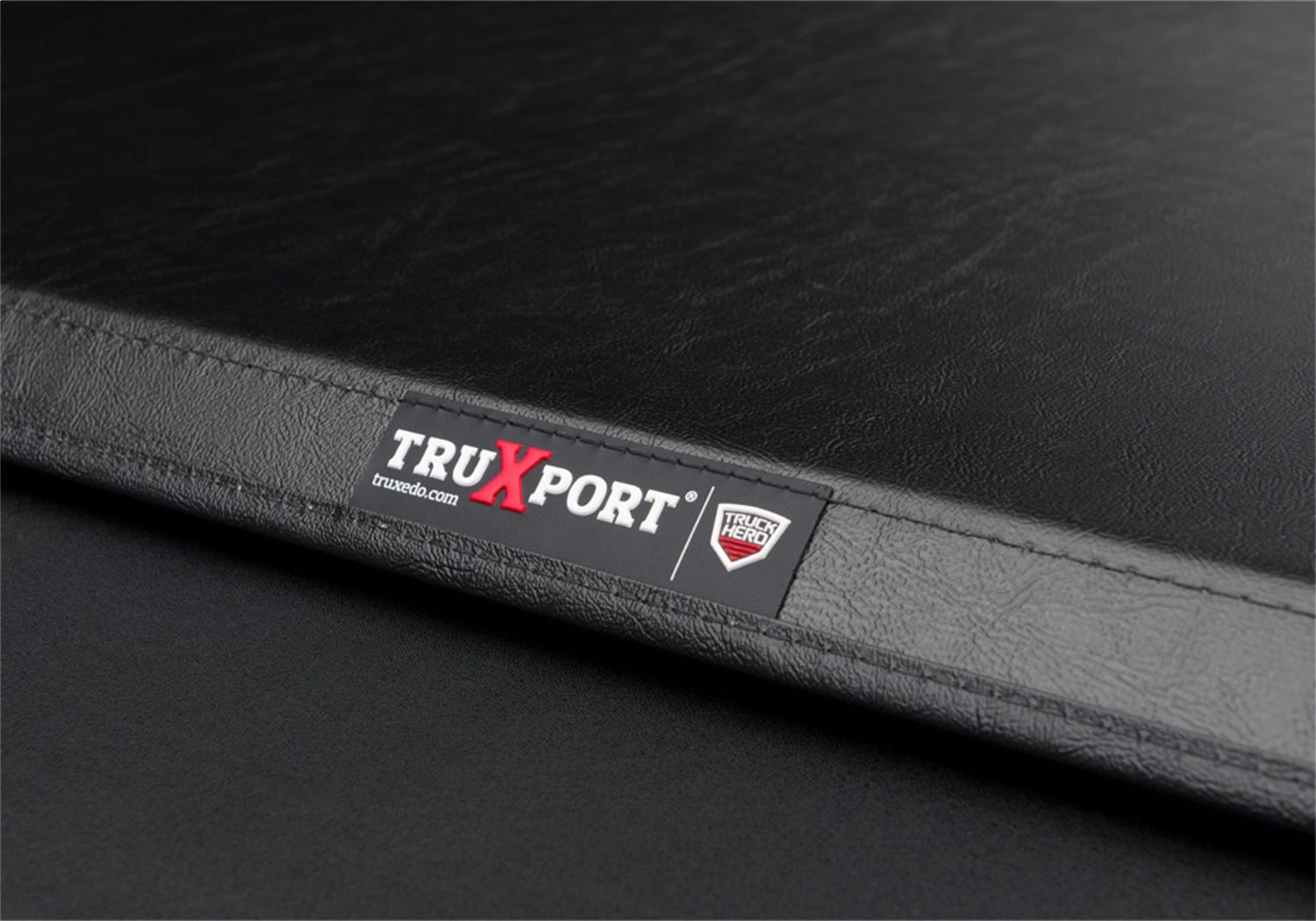 TX_Truxport_Dodge-Ram_2019_Details_05Badge.jpg